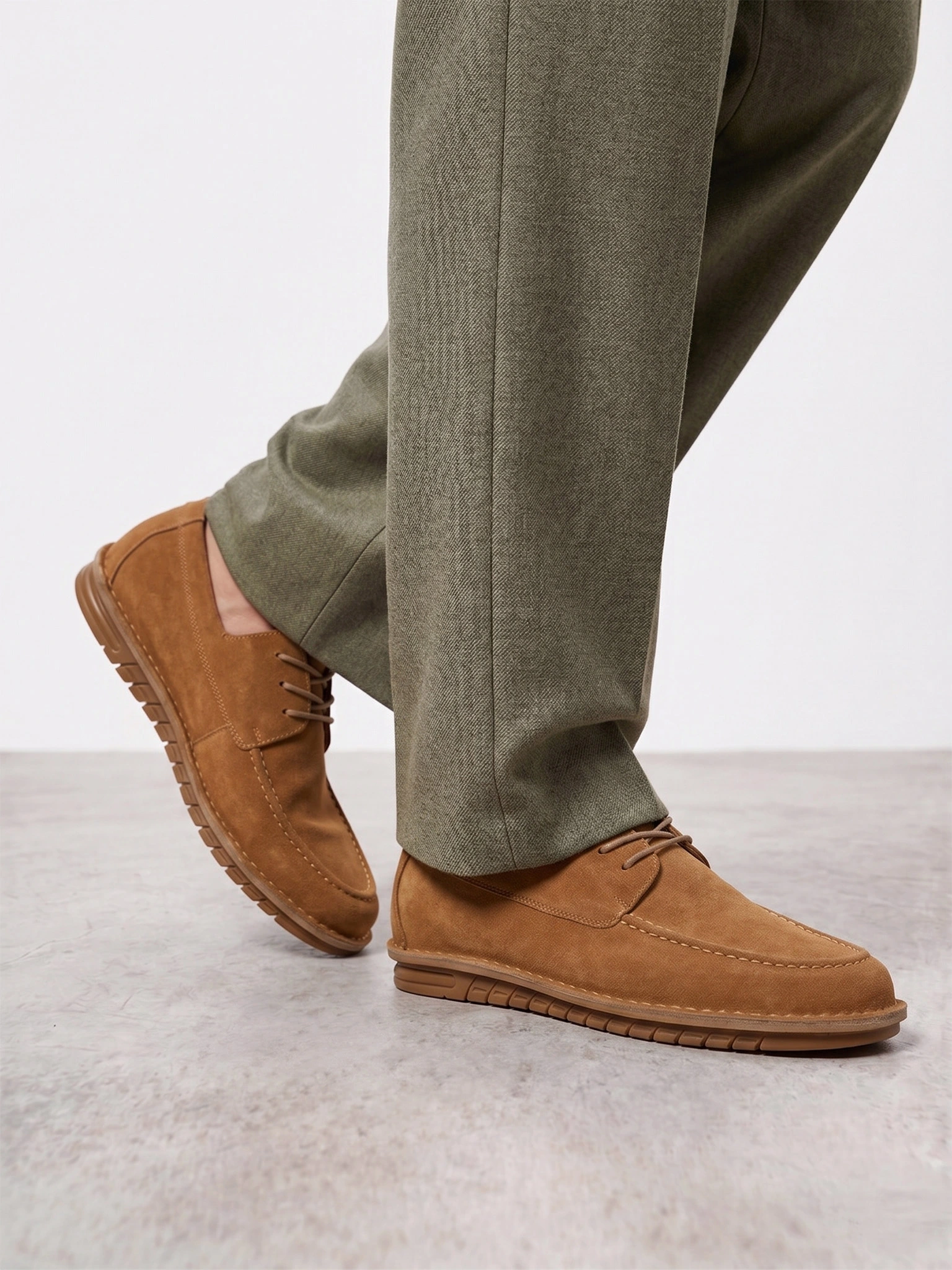 Мокасины коричневого цвета со шнуровкой